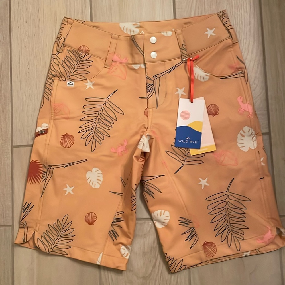 Cutest wild rye mountain biking shorts! Yellow, floral